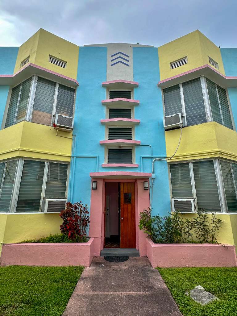 Vertical photo of old Florida architecture detail